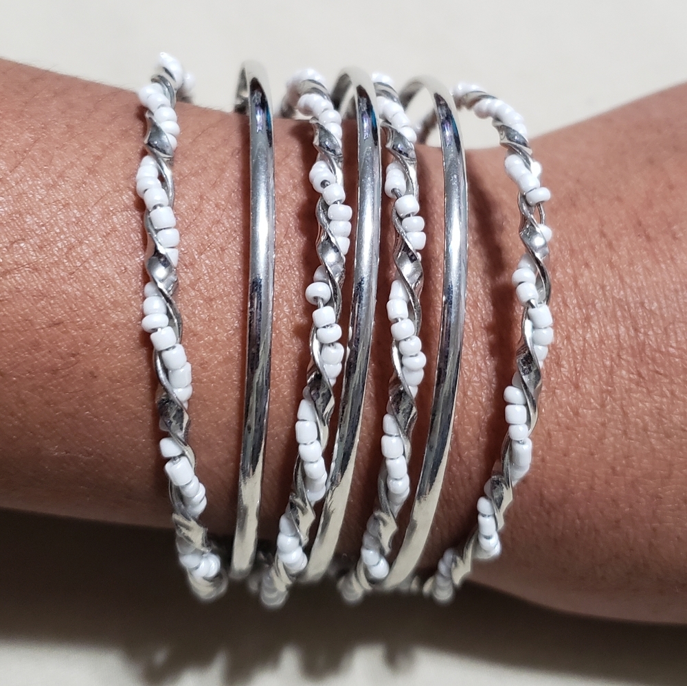 Women's bracelet